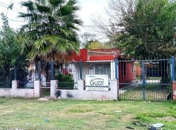 Casa · 71m² · 3 Ambientes · 5 Cocheras · Casa a Reciclar de 3 Amb en Pacheco Zona I1