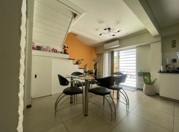 Casa · 130m² · 4 Ambientes · 1 Cochera · Venta Casa Ramos Mejía 4 Ambientes - Excelente Estado.