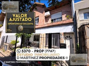 Casa · 266m² · 8 Ambientes · 1 Cochera · Casa Multifamiliar en Venta Para Actualizar o Reformar 8 Ambientes, 5 Dorm., 3 Baños