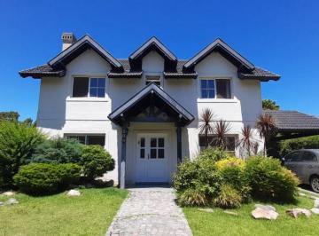 Casa de 4 ambientes, Esteban Echeverría · Casa 4 Amb con Pileta en Country Echeverria del Lago
