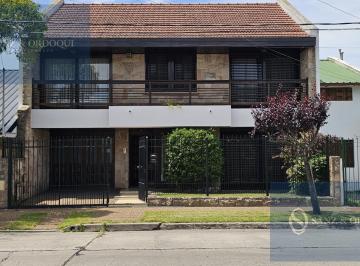 Casa · 187m² · 4 Ambientes · 1 Cochera · Casa en Mar del Plata · 3 Dorm, Jardín y Cochera Doble