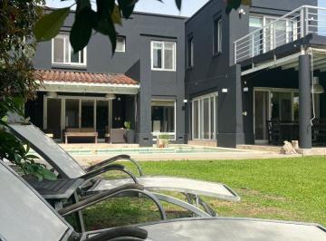 Casa de 7 ambientes, Pilar · Ayres del Pilar Venta 4 Dorm Ulrich Ropiedades