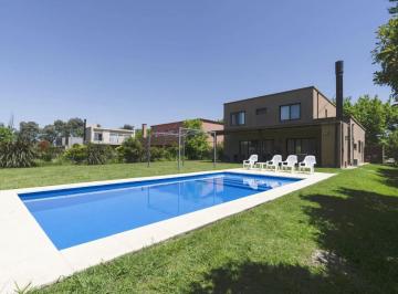 Casa · 280m² · 5 Ambientes · 1 Cochera · Casa en Venta en Sausalito, Pilar, G. B. a. Zona Norte
