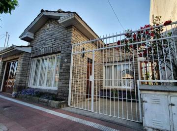 Casa de 4 ambientes, Mar del Plata · Chalet de 4 Amb Sobre Lote de 247 M² (Corrientes Al 4300)