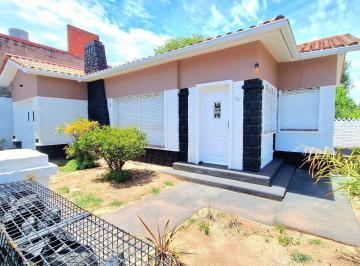 Casa · 340m² · 5 Ambientes · 1 Cochera · La Falda Casa Totalmente Restaurada a m Ruta 38