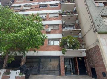 Departamento de 2 ambientes, Lanús · Departamento 2 Ambientes con Cochera en Muy Buena Ubicación
