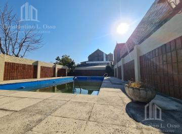 Casa · 220m² · 5 Ambientes · 2 Cocheras · Casa en Lanus Oeste