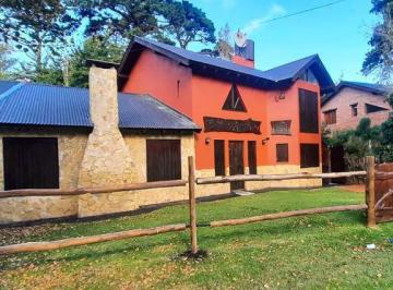 Casa · 204m² · 4 Ambientes · 1 Cochera · Casa en Bosque Peralta Ramos