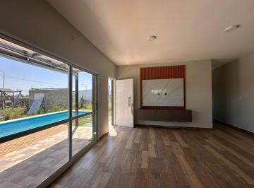 Casa · 55m² · 2 Ambientes · 2 Cocheras · Casa en Roldán a Estrenar