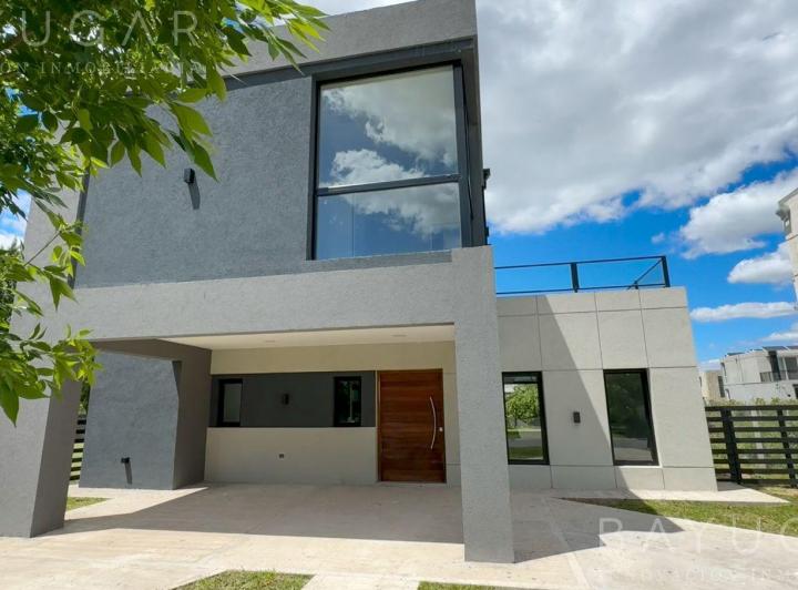 Casa · 189m² · 6 Ambientes · 4 Cocheras