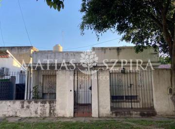 Casa · 90m² · 3 Ambientes · Oportunidad! Casa Americana 3 Ambientes con Parque y Parrilla