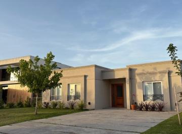 Casa de 7 ambientes, Escobar · Dueño Directo Alquila Casa en El Naudir Anual
