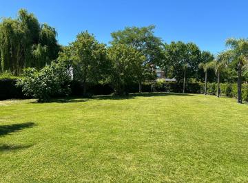 Terreno · 608m² · 7 Ambientes · 5 Cocheras · Casa en Septiembre