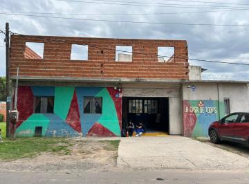 Local comercial · 300m² · 9 Ambientes · Edificio de Escuela - Local Comercial