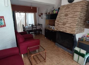 Casa · 45ha · 3 Ambientes · Vivienda de Dos Dorm. en Venta