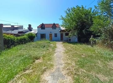 Casa · 90ha · 4 Ambientes · 1 Cochera · Casa en Excelente Punto de Colonia