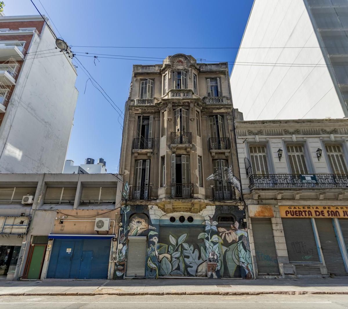 Soriano al 700, Ciudad Vieja, Montevideo