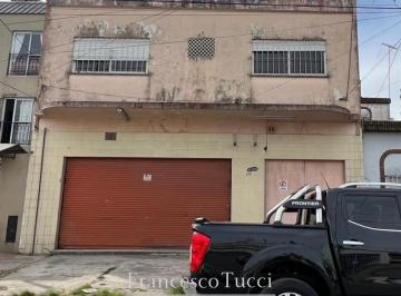 Bodega-Galpón · 350m² · Galpón con Vivienda en Venta Para Reciclar en Haedo