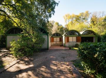 Casa · 250m² · 7 Ambientes · 1 Cochera · Casa en City Bell