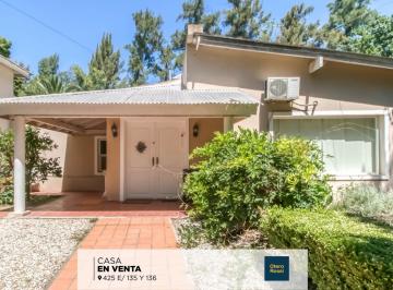 Casa · 1170m² · 5 Ambientes · Casa en Villa Elisa 3 Dorm., Gran Parque
