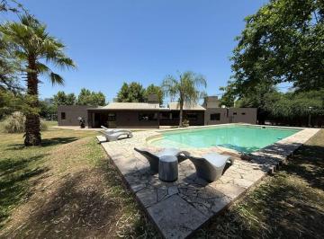 Casa de 6 ambientes, Córdoba · Arguello - Venta Gran Casa 5 Dorm + Playroom Dep. de Serv. Quincho y Piscina - 400 Cub / 1700 Terr