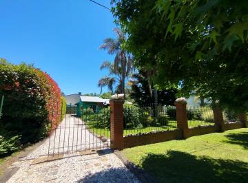 Casa · 60m² · 2 Ambientes · 1 Cochera · Venta Casa con Amplio Parque