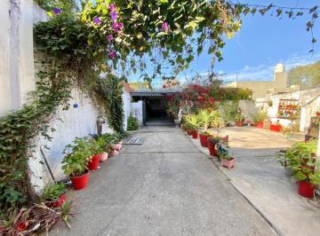 Casa · 70m² · 5 Ambientes · Venta Casa Dos Dorm.. Barrio Industrial - Rosario