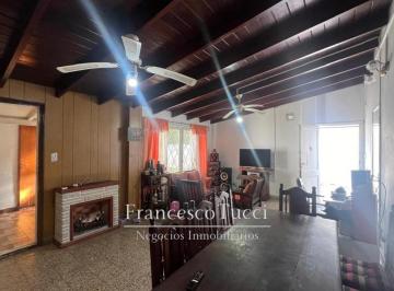 Casa · 145m² · 4 Ambientes · 2 Cocheras · Casa en Venta 4 Ambientes con Cochera Morón