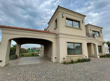 Casa · 335m² · 6 Ambientes · 1 Cochera · Casa en Venta Barrio Privado Terravista, General Rodríguez