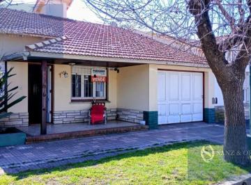 Casa · 109m² · 3 Ambientes · 1 Cochera · Casa en Miramar · 3 Amb, Cochera, Calle 33 y 28