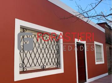 Casa · 200m² · 5 Ambientes · Casa Multifamiliar en Venta