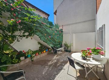 PH · 112m² · 4 Ambientes · 1 Cochera · PH en Venta, Cochera y Patio. Coghlan