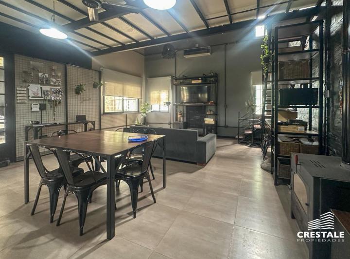 Casa · 250m² · 7 Ambientes · 2 Cocheras