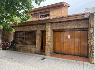 Casa · 263m² · 6 Ambientes · 3 Cocheras · Casa en Venta en La Plata