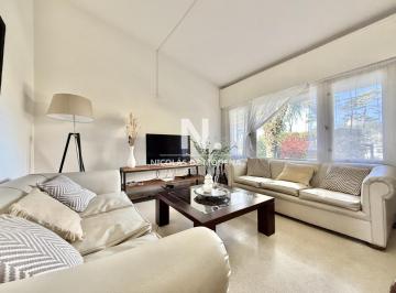 Foto1 · Oportunidad Casa en Playa Mansa en 4 Dorm. Zona con Potencial Comercial