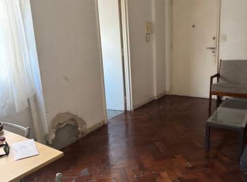 Departamento de 2 ambientes, San Nicolás · Dos Ambientes, Baño y Cocina Indep. en Venta Tte Peron 1143