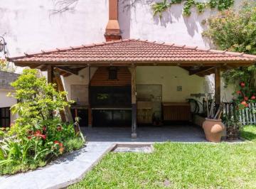 Casa · 346m² · 3 Dormitorios · 5 Cocheras · Gorriti y Scalabrini Ortiz