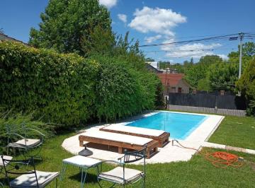 Casa de 2 ambientes, Villa Carlos Paz · Casa Para 4/5 Personas con Pileta - Parque - Parrilla - Cochera
