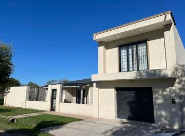 Casa · 600m² · 5 Ambientes · Barrio Parque Las Picadas