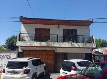 Casa · 200m² · 3 Dormitorios · 1 Cochera · 28 Entre 77 y 78 Casa 3 Dorm. en Venta. Altos de San Lorenzo
