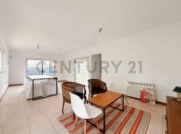 Casa · 78m² · 4 Ambientes · 2 Cocheras · Dúplex en Venta en Villa Elisa La Plata