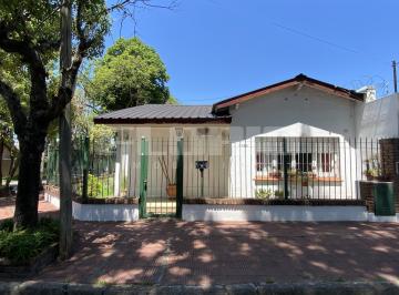 Casa · 125m² · 4 Ambientes · 1 Cochera · Casa 4 Ambientes con Patio y Cochera en Olivos