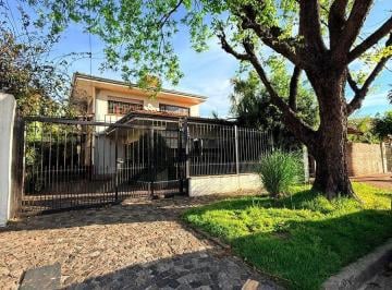 Casa · 300m² · 4 Ambientes · 2 Cocheras · Casa en El Dorado