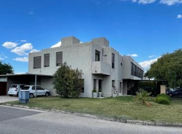 Casa · 179m² · 4 Ambientes · 2 Cocheras · Siete Soles - Duplar en Venta