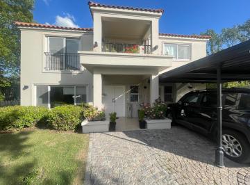Casa · 400m² · 4 Dormitorios · Ayres de Pilar Temporada 2025/26