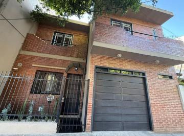 Casa · 160m² · 4 Ambientes · 1 Cochera · Casa de 5 Amb con Garage, Patio y Terraza en Venta, Villa Sarmiento