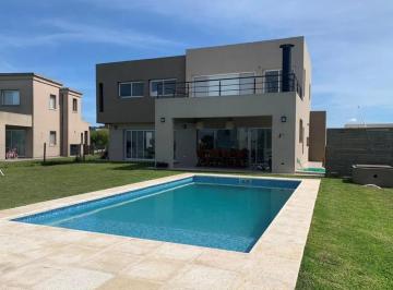 Casa · 247m² · 5 Ambientes · 2 Cocheras · Casa en Venta en El Cantón Norte, El Cantón, Escobar