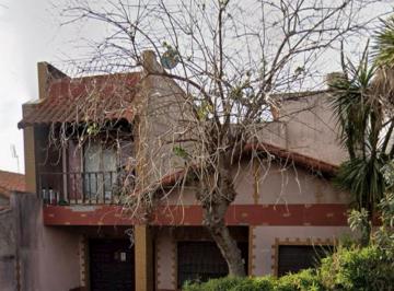 Casa · 350m² · 6 Ambientes · 2 Cocheras · Casa en Venta - Lote Propio a Reciclar