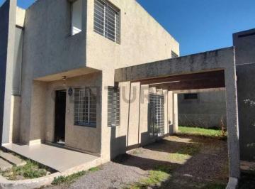Casa · 64m² · 4 Ambientes · 1 Cochera · Venta - Duplex en Villa Allende - 2 Dorm. - Cochera (Housing)