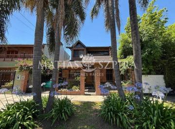 Casa · 233m² · 5 Ambientes · 5 Cocheras · Casa en Venta